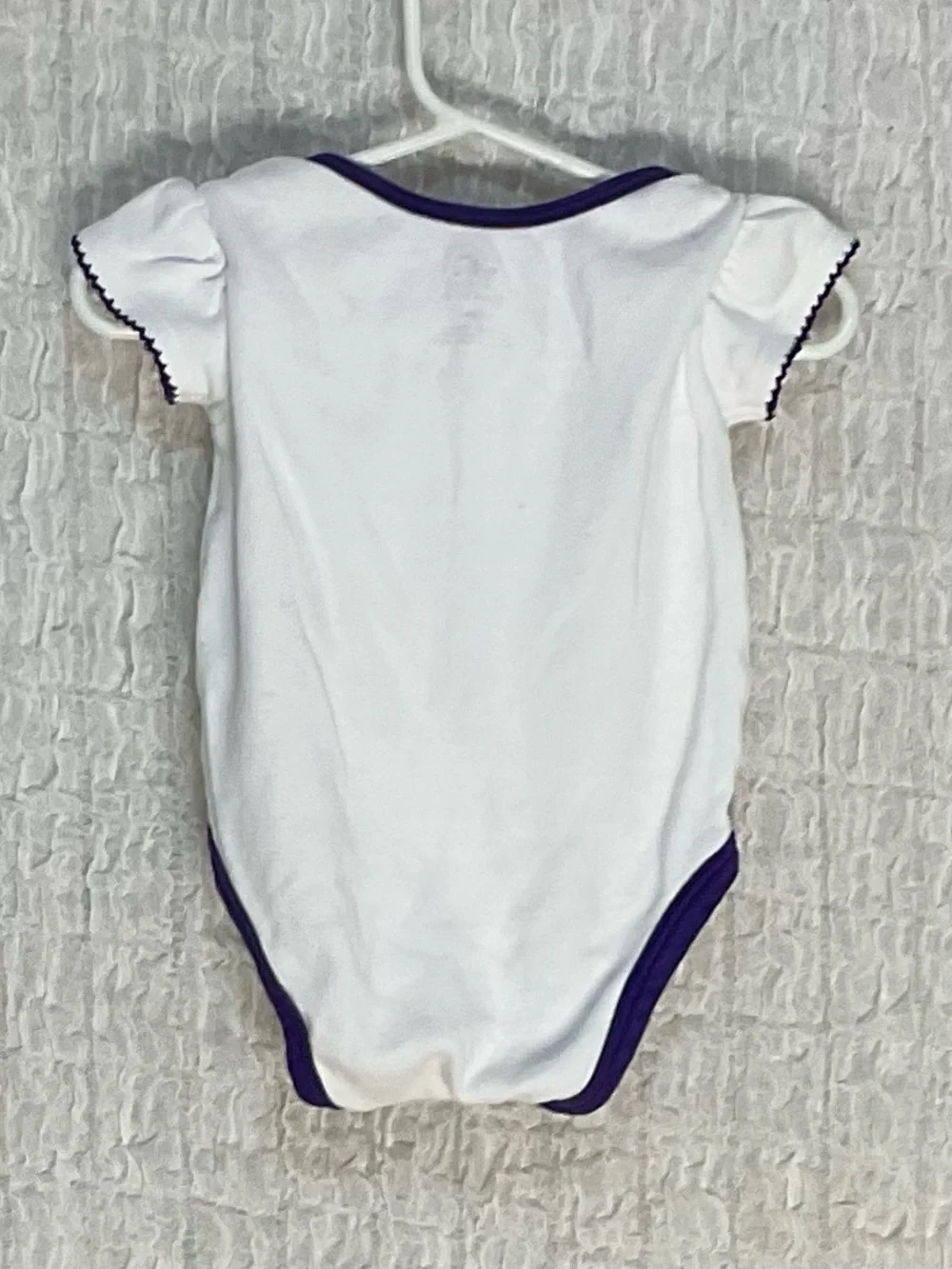 Team Athletics Washington Huskies Baby 12M Bodysuit Purple White NCAA
